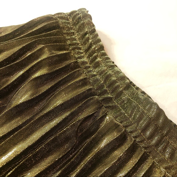 Shiny Gold Skirt - Picture 3 of 3